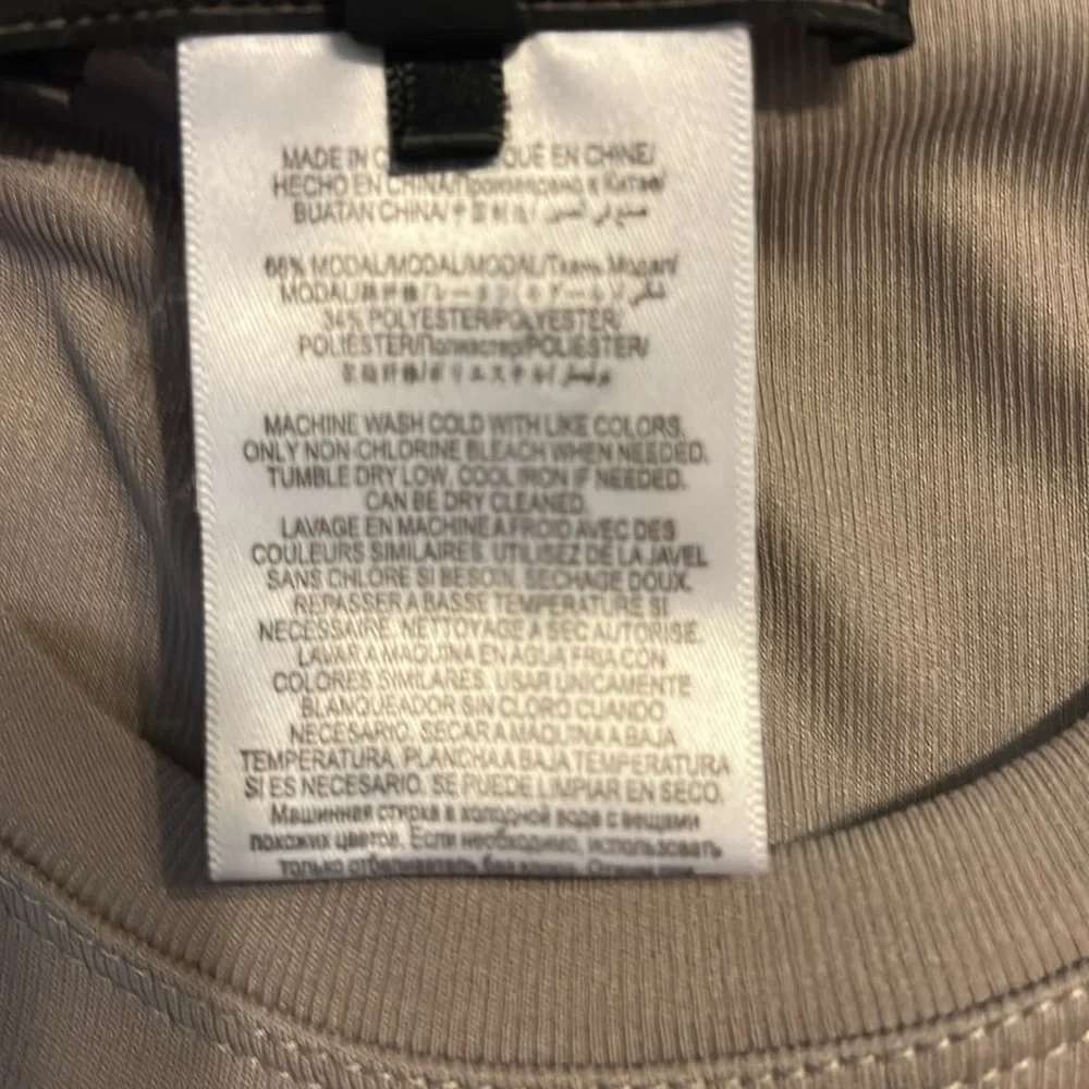 BCBG MAXAZRIA TOP - Picture 5 of 5